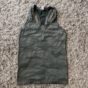 Athleta Green Camouflage Momentum Seamless Tank Top